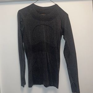 Women’s lululemon long sleeve tshirt